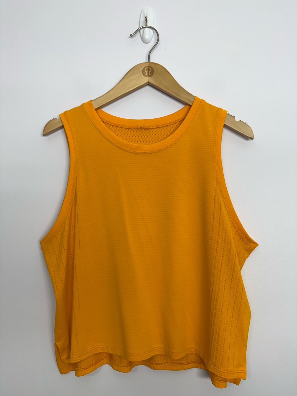 172: Lululemon Train to Be Tank Clementine Size 12? 21.5” PTP
